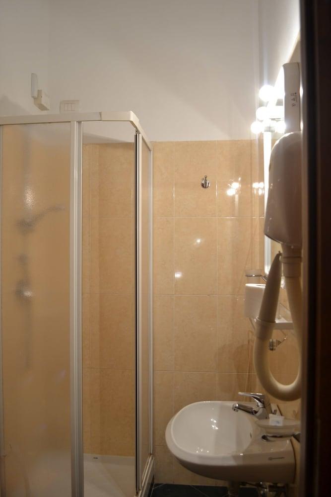 Hotel Ferraro Rome Bagian luar foto